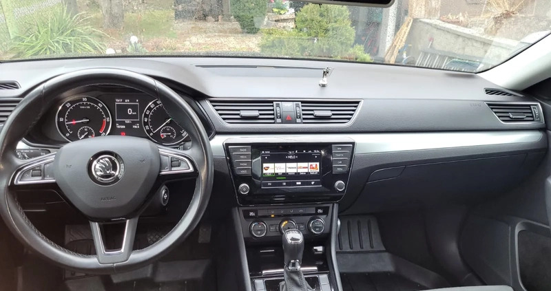 Skoda Superb cena 61900 przebieg: 197000, rok produkcji 2015 z Kraśnik małe 137
